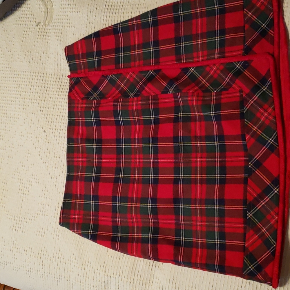 Vineyard Vines  Red Plaid Miniskirt  Size 6